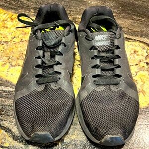 Nike running Sneakers women Size 9 ALL Black Shoes 908994-002 low tops lace up 9
